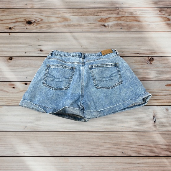 American Eagle Outfitters Mom Short Denim Shorts Light Wash High Waisted Size 2 - Picture 7 of 7